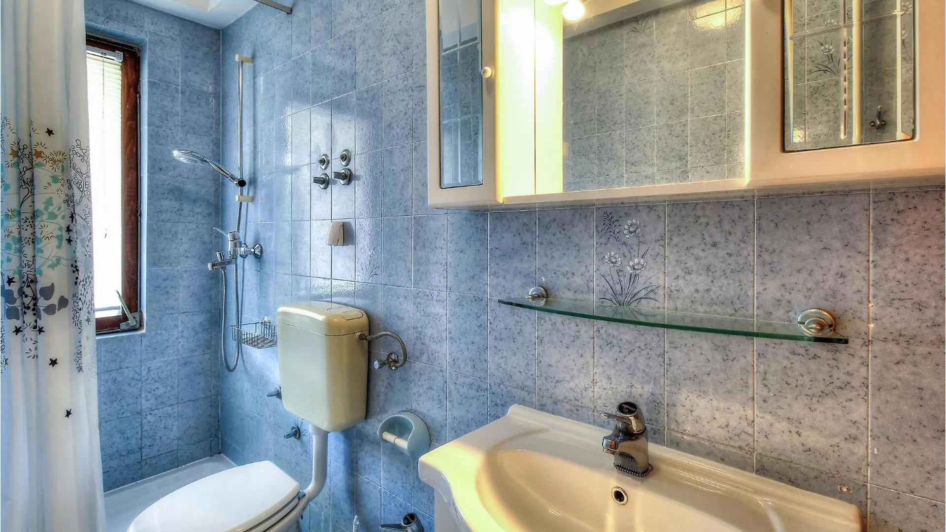 Amazing Apartment In Porec With Wifi 0*,