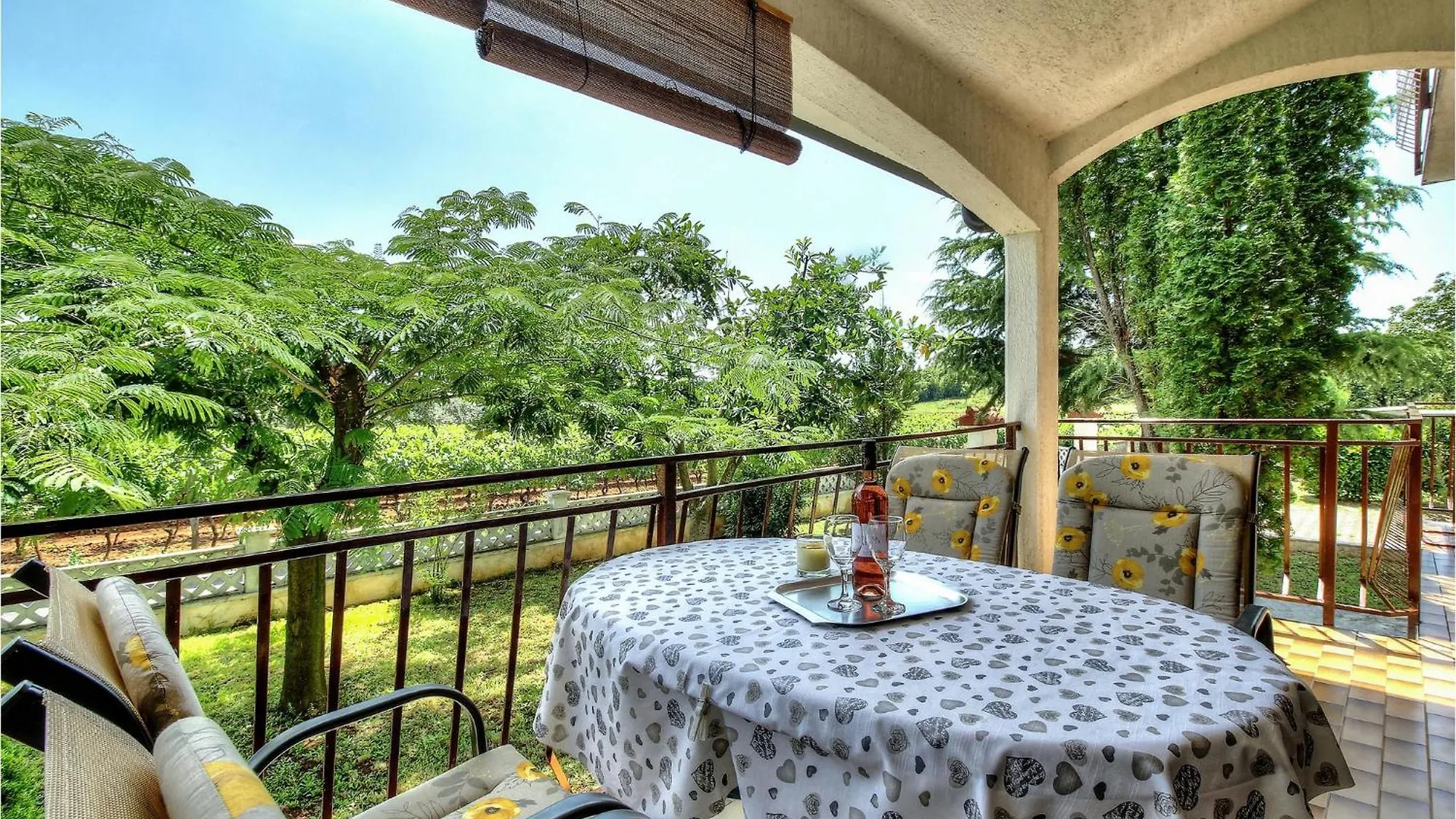 Amazing Apartment In Porec With Wifi 0*,